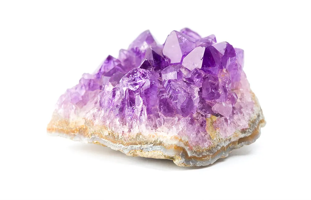 Geode di ametista viola grezza